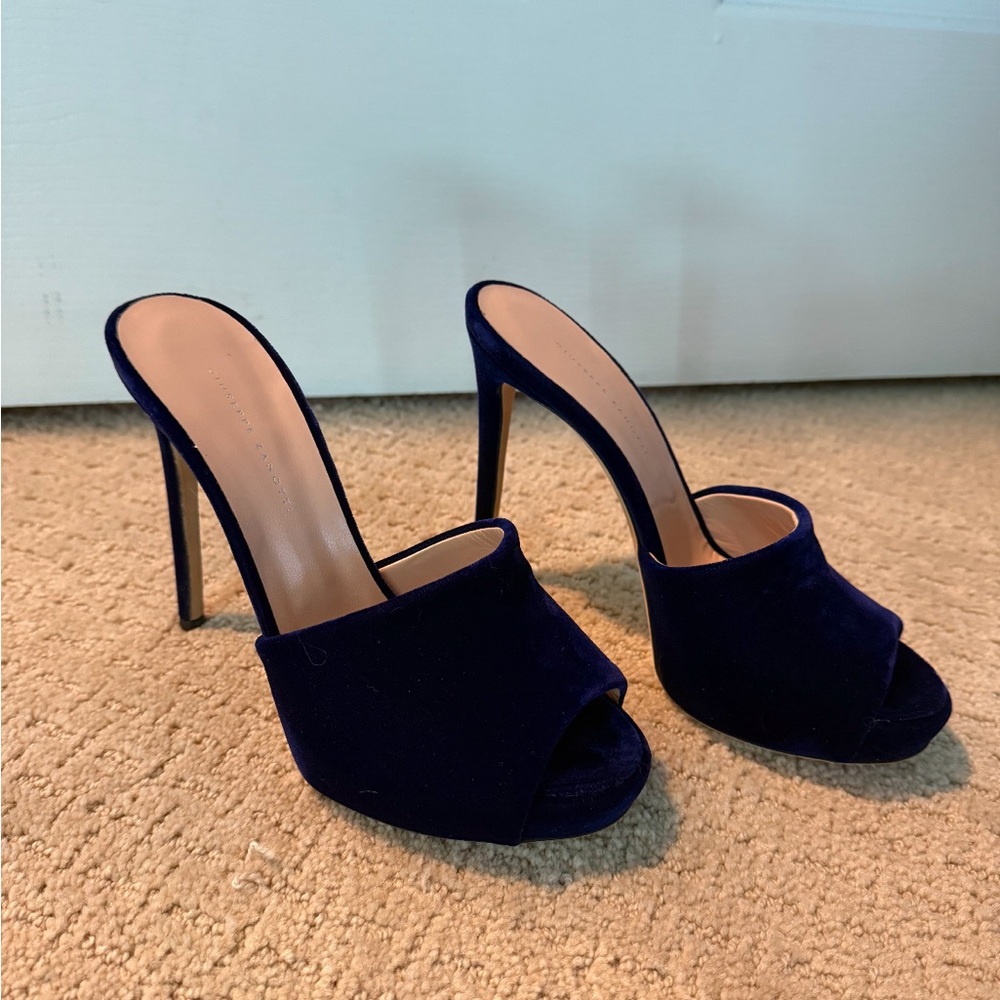 Size  37 gorgeous shoes